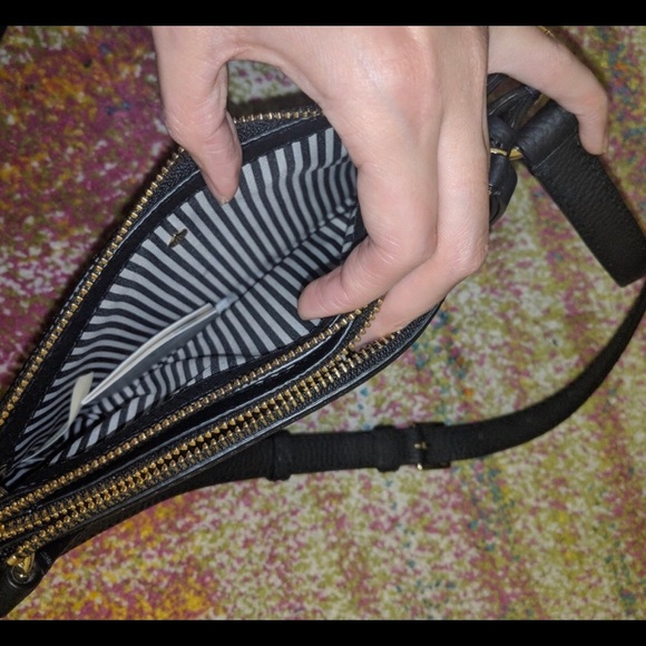 Kate Spade Crossbody. - Picture 4 of 5